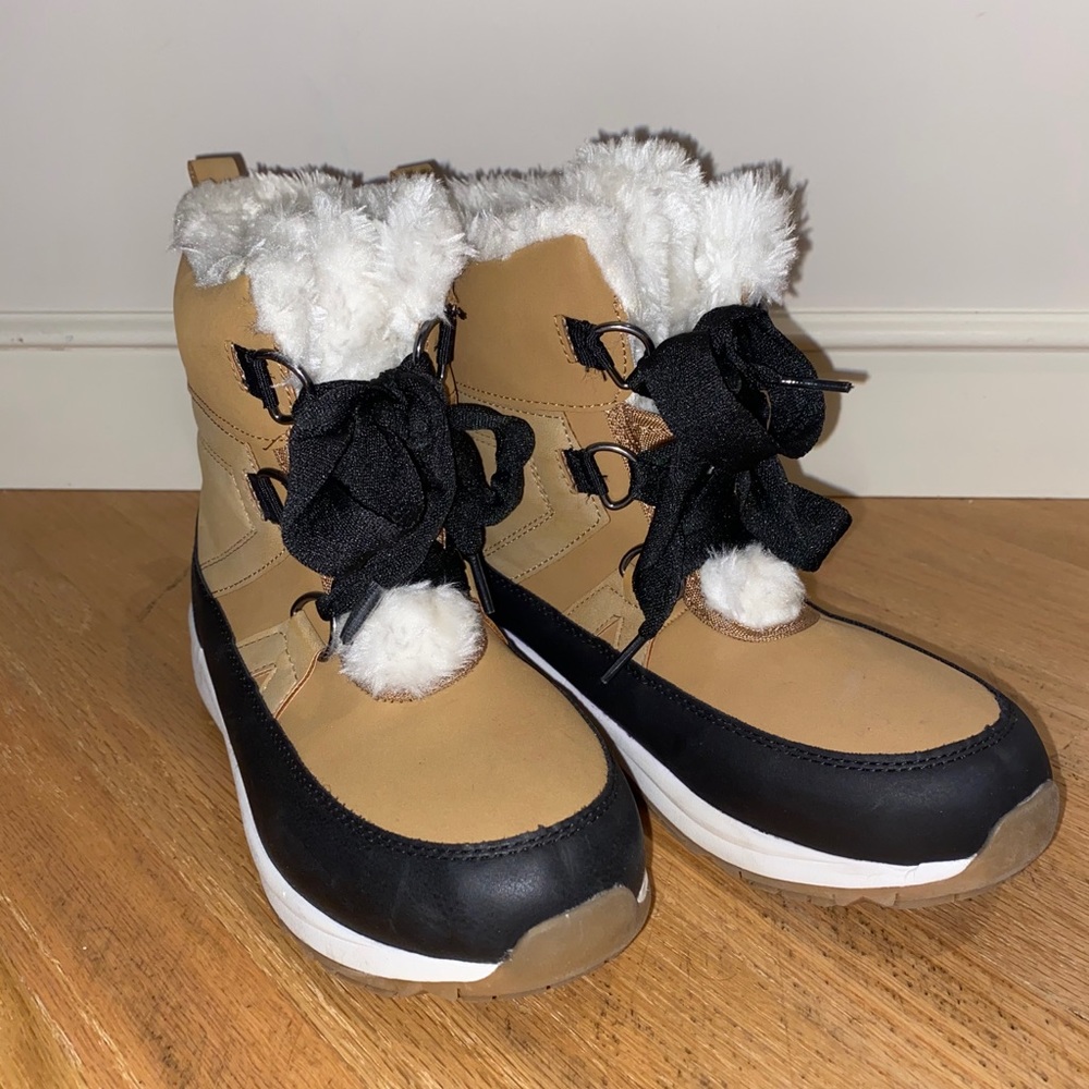 Girls snow boots
